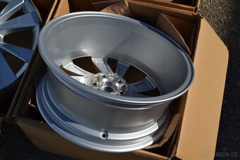 Škoda Fabia IV, VW Polo, S.Ibiza -17 Nové orig.Alu disky - 15