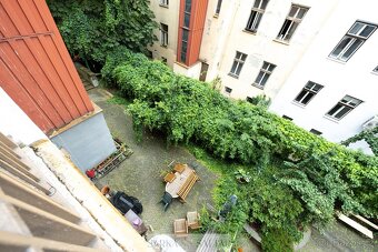 Prodej prostorného bytu 3+kk  111m2 s balkónem a sklepem v p - 15