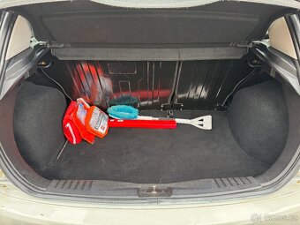 Ford Fiesta, 1.4 59kW, couvací kamera, klima - 15