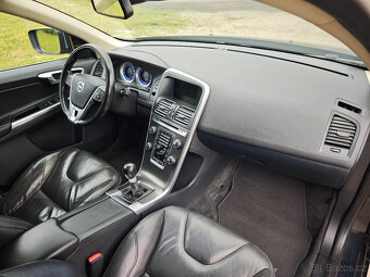 Volvo XC60 2.4 D5 158KW,manuál,R-design,2012,163xxxkm,tažné - 15