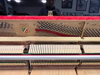 Pianino Petrof opus. 605590 r.v 2006 se zárukou 5 let. - 15