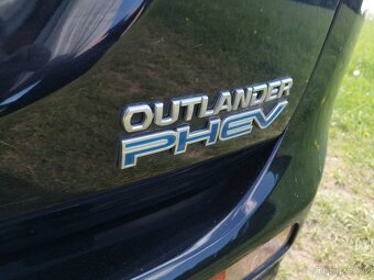 MITSUBISHI OUTLANDER PHEV HYBRID PLNÝ SERVIS MOŽNOST DPH - 15