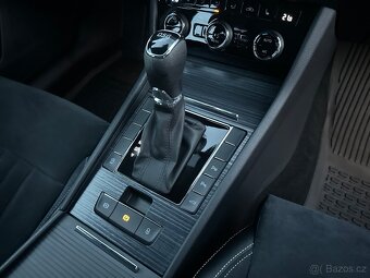 ŠKODA SUPERB III 2.0 TDI 110 KW TAŽNÉ COCKPIT m2021 - 15