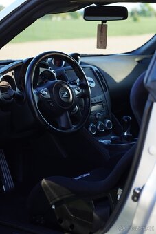 Nissan 370 Z - 15