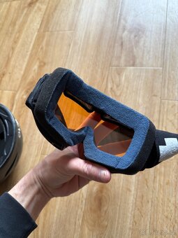 Prodám lyžařskou / snowboard helmu - GIRO - 15