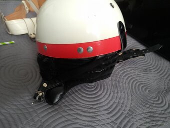 Stará policejní přilba VB, SNB, + Opasek - 15