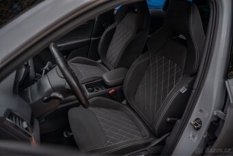 Škoda Karoq Sportline 1.5 TSI 110kw TAŽNÉ/VIRTUAL/PANORAMA - 15