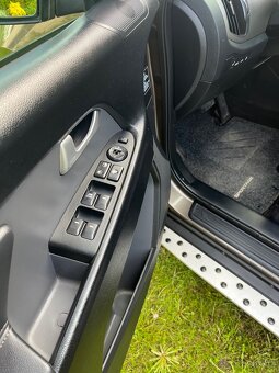 Kia Sportage 2.0 crdi 100kw 4X4 AWD 2010 Automat - 15