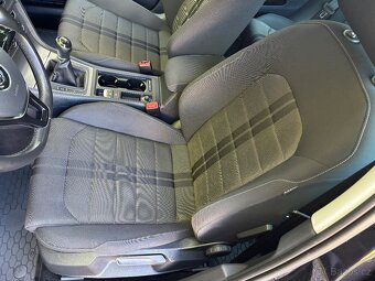 Volkswagen Golf,  1.2 TSi 77 kW 1.MAJITEL NEHAVAR. SERVISKA - 15