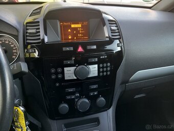 Opel Zafira 1.6i TAŽNÉ 7 MÍST 2010 BEZ KOROZE - 15