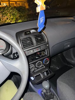 Hyundai accent - 15
