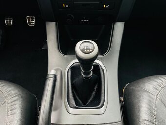 Kia Sorento 2.2D 4x4 MANUÁL VÝHŘEV 1.MAJITEL BEZ KOROZE - 15