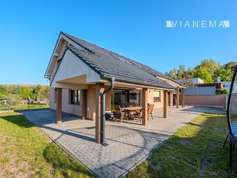 POUZE U NÁS Na prodej 5i velkorysý dům, Zamarovce, okres TN - 15