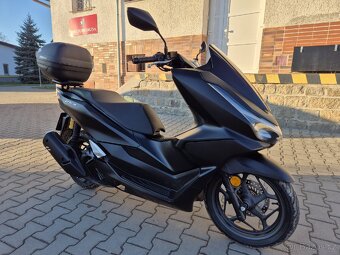 Prodám HONDA PCX125 DX, r. v. 2025, ABS, TC, ČR, 2015km - 15