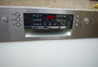 Bosch na 13sad nádobí, spotřeba eko 9,5l na cyklus - 15