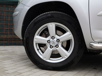 Toyota Rav4, 2,2 D-4D 4x4 Kamera, 2 sady kol - 15