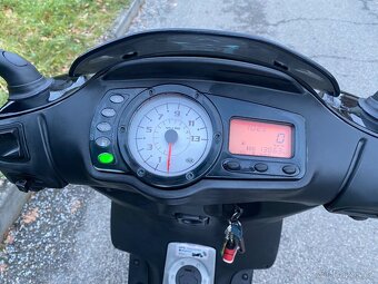 Skútr Piaggio NRG 50 bez řidičáku 25 km/h - 15