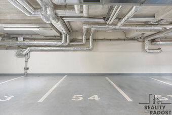 Pronájem bytu 2+kk 66 m², OV, Praha 9 – Vysočany - 15