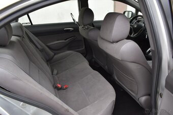 Honda Civic 1,3 IMA Hybrid MX/2006/ČTĚTE/ - 15