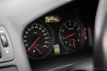 Volvo S40 1.6, 74kW, M5, 2010 - 15