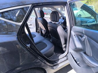 HYUNDAI iX 35 2,0 16 v CRDi-STYLE - 15