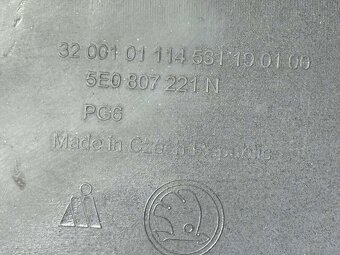 ŠKODA OCTAVIA 3 LIFT nárazník OST+4xPDC 5E0807221N - 15