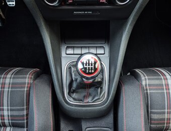 VW GOLF VI 2.0 GTi 155KW MANUÁL BI XENON VÝHŘEV - 15