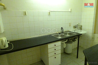Pronájem obchod a služby, 394 m², Kolín, ul. Husovo náměstí - 15