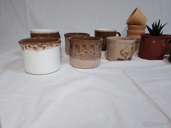 Keramické hrnky a kvěnitáče - 15
