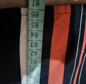 69,- Kč za balíkovnu. Celopropínací košilové šaty - 15
