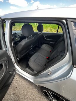 Škoda Fabia 1,6 TDi combi, r.v. 2013, 66kw, tažné zařízení - 15