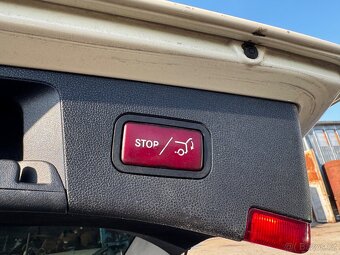 Mercedes Benz E200 - pěkný stav, po velkém servisu - 15