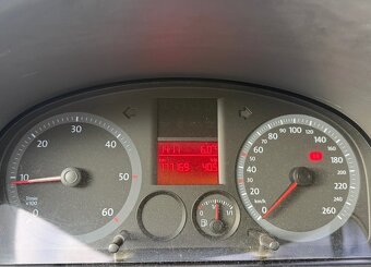 VW Caddy 2.0 SDI, 51kW, ČR naj. 177 tis km - 15