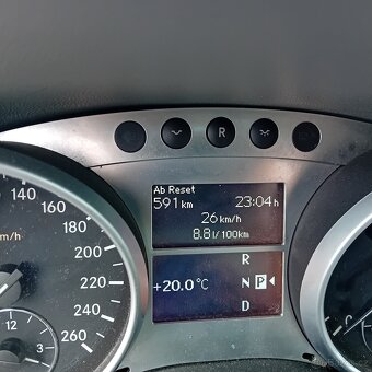 Mercedes ML 164 350cdi, r.v. 2011 - 15