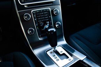 Volvo S60 D3 Momentum Geartronic - 15