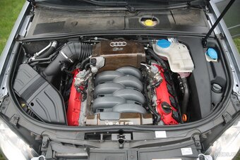 Audi RS4 Avant B7 4.2FSI 309kW RECARO - havarované - 15