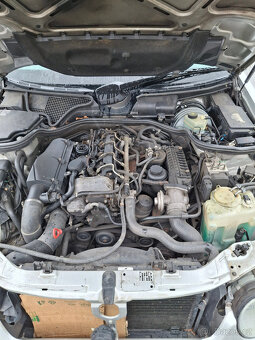 prodám Mercedes Benz W210 E 220CDI manuál, tažné zařízení. - 15