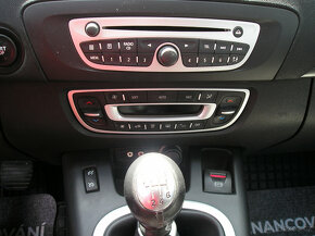 RENAULT MÉGANE SCÉNIC 1.5 DCi 78KW RV-2009 - 15