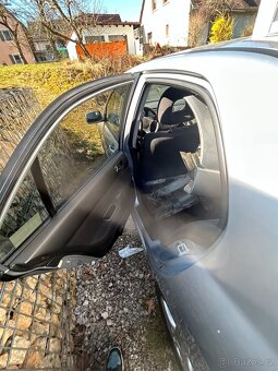 MITSUBISHI LANCER 2.0 99 kW SEDAN 2005 - 15