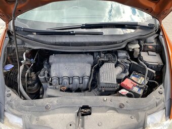 Honda Civic 1.4i, 61 kW, r. 10/2008, klima, ALU, nová STK - 15