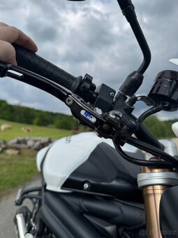 Triumph speed triple 1050 - 15