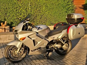 Honda VFR 800fi RC46 TOP výbava a stav - 15