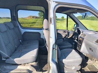Ford Tourneo Connect 230L r.v. 11/2006 - 15