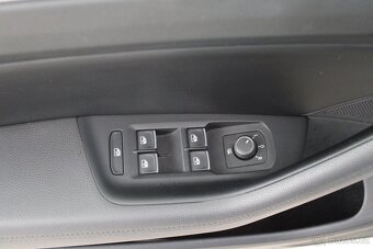 Wolksvagen Passat 2.0TDi DSG 140/kW,Highline,Webasto - 15