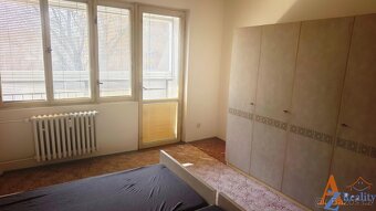 Nabízíme dlouhodobý pronájem bytové jednotky, 3+1/L, v ulici - 15