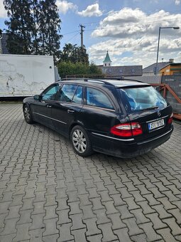 Mercedes w211 E500 4matic 5G tronic v kombíku - 15