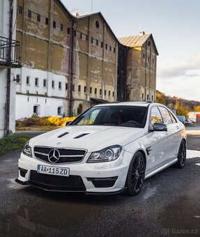 Mercedes-Benz C63 - 15