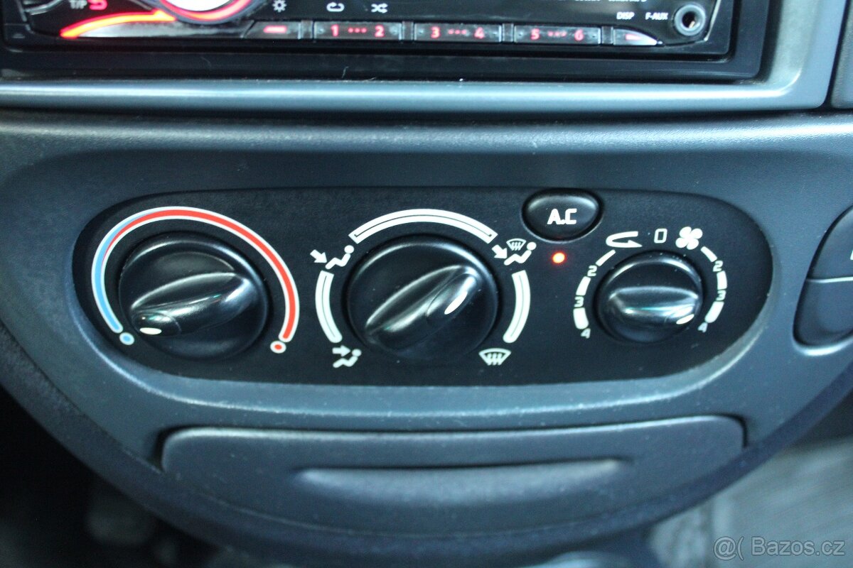 Renault Mégane 1,4 i 16V ČR,KLIMATIZACE,2003 - 16