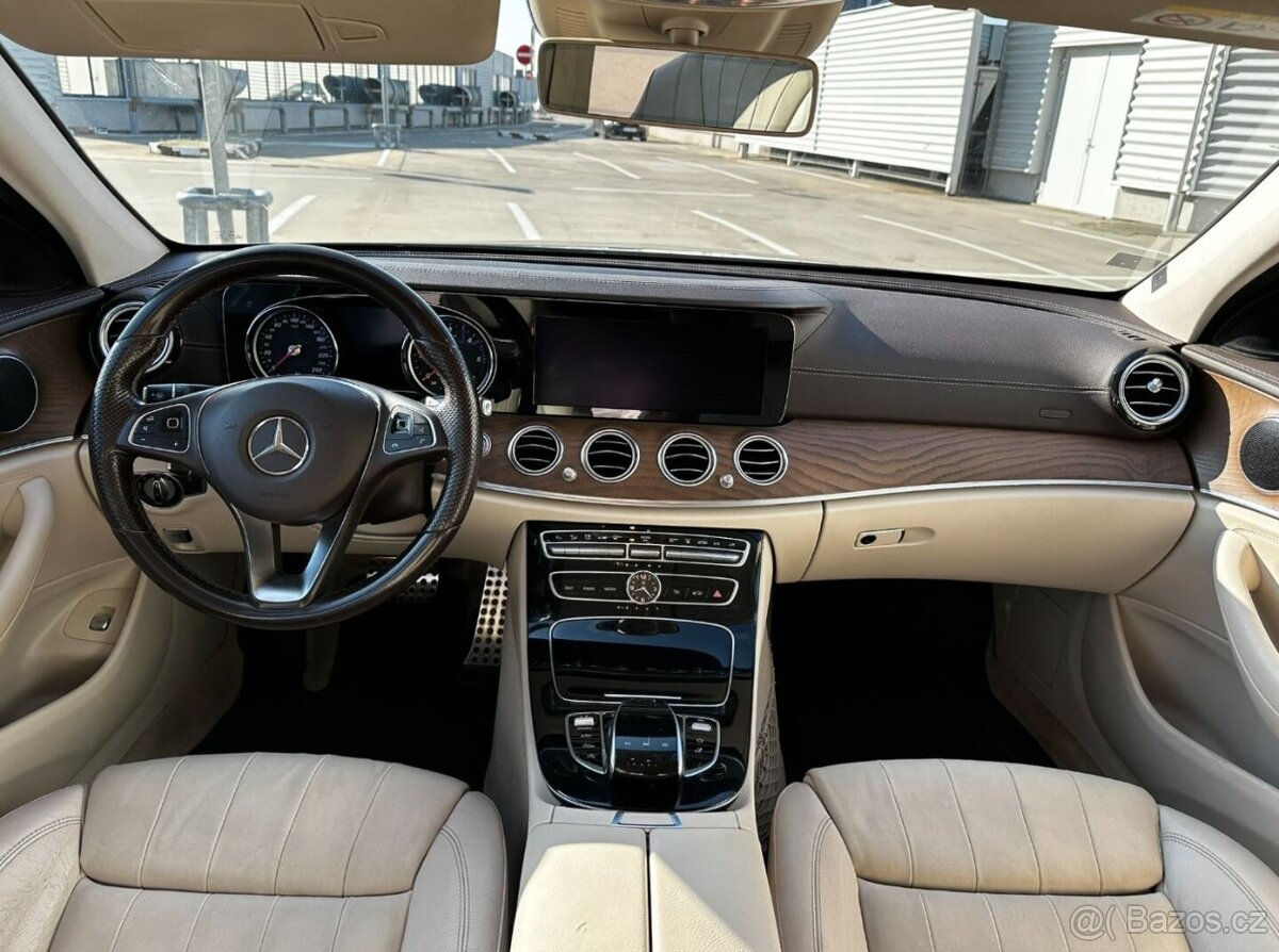 Mercedes-Benz E 220 d 4MATIC AllTerrain - 16