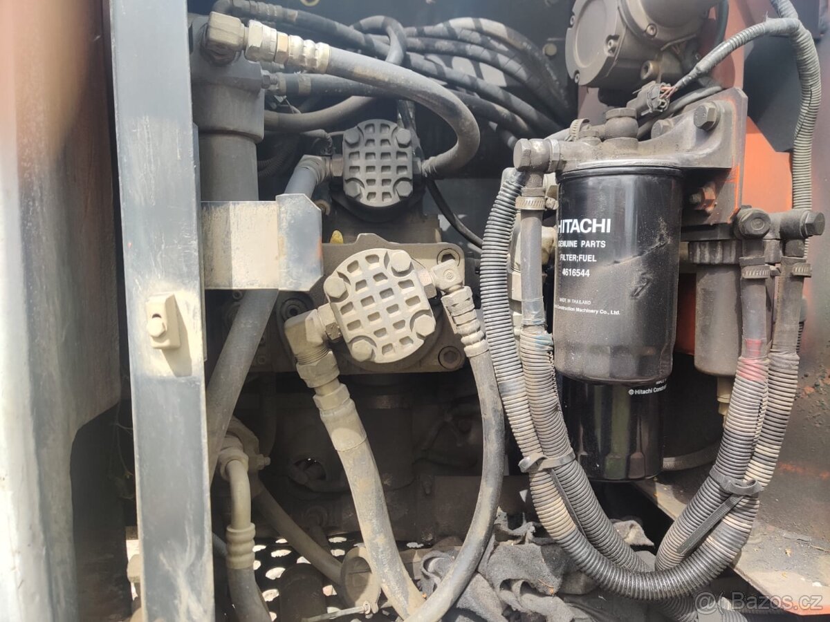 Kolový otočný bagr HITACHI ZX 160W - 16